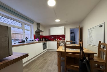 6 bed house, Cathays, Plasnewydd, Cardiff, CF244AQ - Image 1