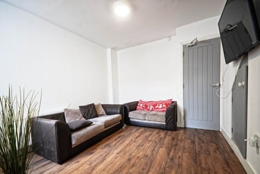 6 bed house, Kensington, Liverpool, L66BE - Image 1
