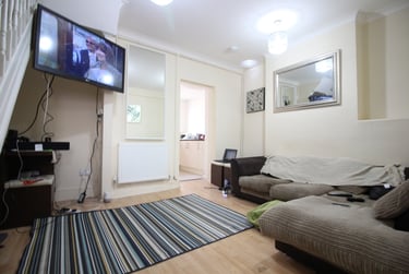 4 bed house, Cathays, Plasnewydd, Cardiff, CF244DF - Image 1