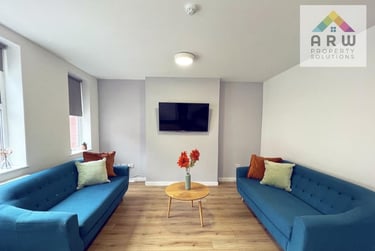 8 bed house, Cadogan Street, Wavertree, Liverpool, L152JZ - Image 1