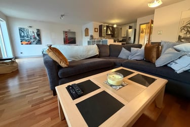 2 bed flat, Cardiff Bay, City Centre, Cardiff, CF104EB - Image 1