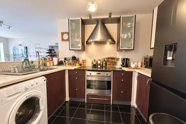 2 bed flat, Cardiff Bay, City Centre, Cardiff, CF104EB - Image 3