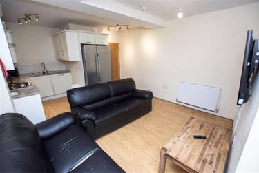 7 bed house, Heeley Road, Selly Park, Birmingham, B296EL - Image 1
