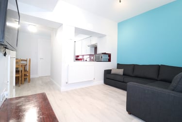 6 bed house, Cathays, Plasnewydd, Cardiff, CF243DB - Image 1