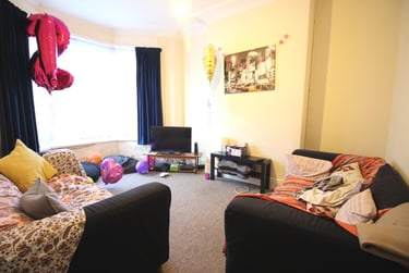 4 bed house, Cathays, Cardiff, CF244QH - Image 2