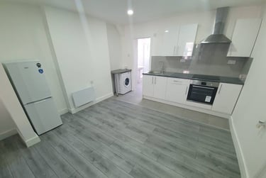 1 bed studio, 19, Adamstown, Cardiff, CF240EU - Image 5