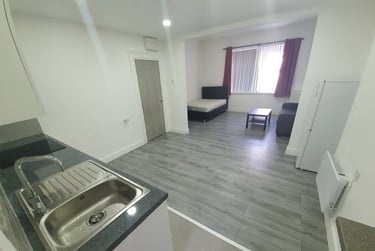 1 bed studio, 19, Adamstown, Cardiff, CF240EU - Image 7