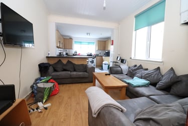 7 bed house, Cathays, Cardiff, CF244BY - Image 1