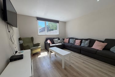 8 bed house, Cathays, Cardiff, CF244EJ - Image 2