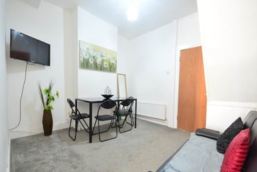 2 bed house, Kensington Fields, Low Hill, Liverpool, L78RR - Image 1