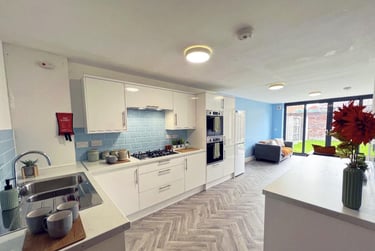 6 bed house, Ashfield, Wavertree, Liverpool, L151EY - Image 1