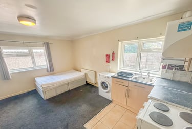1 bed studio, Treforest, Pontypridd, CF371BD - Image 1
