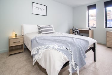 4 bed flat, York Road, Highfields, Leicester, LE15TS - Image 1