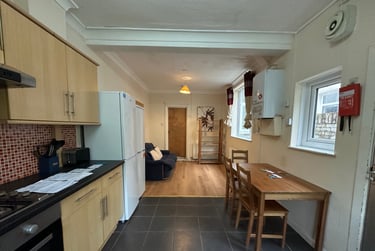 4 bed house, Cathays, Cardiff, CF244LA - Image 2
