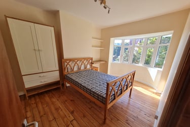 4 bed house, Brynsifi Terrace, Mount Pleasant, Swansea, SA16XN - Image 2