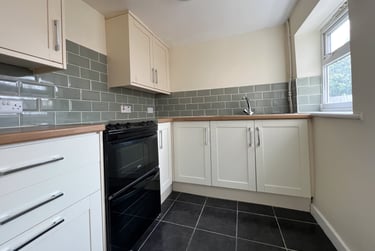 2 bed house, Grangetown, Cardiff, CF116PG - Image 1