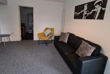 2 bed house, Peter Street, Waun Wen, Swansea, SA16FH - Image 2