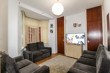 5 bed house, Treforest, Pontypridd, CF371BP - Image 2