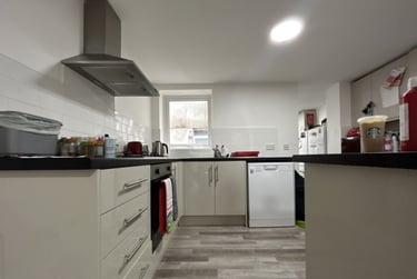 6 bed house, Cathays, Cardiff, CF244JG - Image 2