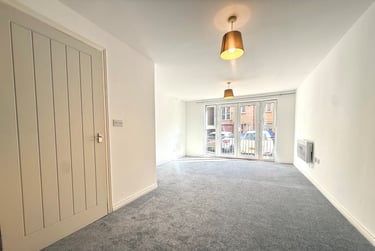2 bed house, Cardiff Bay, Cardiff, CF105GA - Image 2
