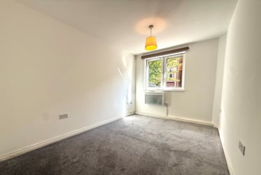 2 bed house, Cardiff Bay, Cardiff, CF105GA - Image 4