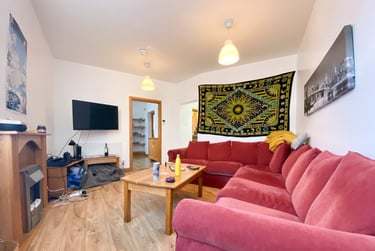 5 bed house, Cathays, Cardiff, CF244HR - Image 2