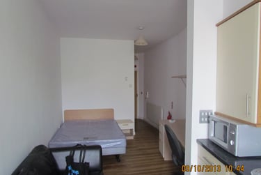 1 bed studio, The Kingsway, Portland House, City Centre, Swansea, SA15HN - Image 3