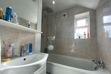 5 bed house, Splott, Adamstown, Cardiff, CF240HZ - Image 6