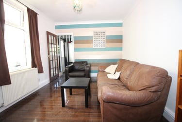 4 bed house, Cathays, Cardiff, CF244QQ - Image 1