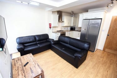 7 bed house, Heeley Road, Selly Park, Birmingham, B296EL - Image 2
