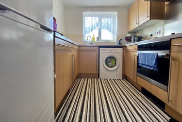 2 bed flat, Pengam Green, Cardiff, CF242TX - Image 3