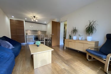 2 bed flat, Cardiff Bay, Cardiff, CF104RF - Image 2