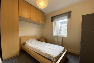 2 bed flat, Cardiff Bay, Cardiff, CF104RF - Image 5