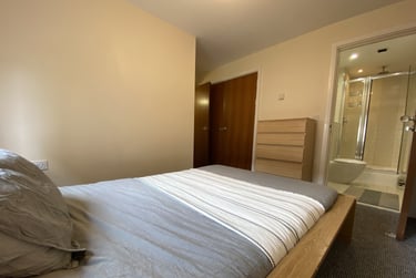 2 bed flat, Cardiff Bay, Cardiff, CF104RF - Image 7
