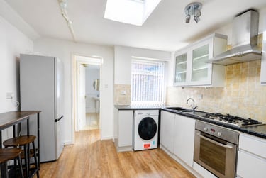 2 bed flat, Wavertree, Liverpool, L151EN - Image 6