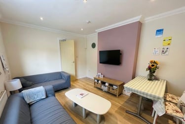 8 bed house, Cathays, Cardiff, CF244BY - Image 1