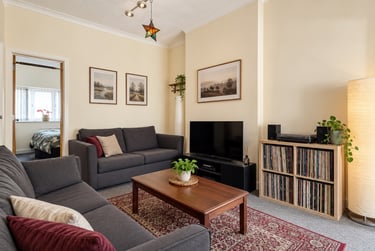 1 bed flat, Cathays, Cardiff, CF244EA - Image 1