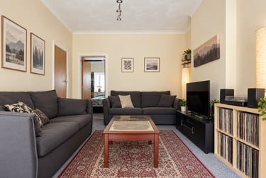 1 bed flat, Cathays, Cardiff, CF244EA - Image 2