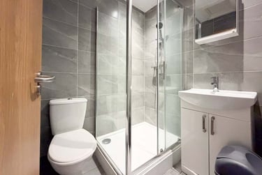 2 bed flat, Roath, Adamstown, Cardiff, CF241DQ - Image 3