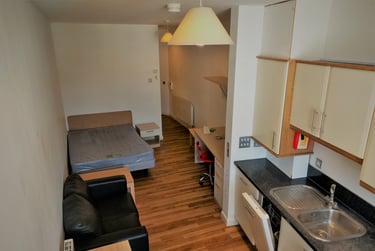 1 bed studio, The Kingsway, Portland House, City Centre, Swansea, SA15HN - Image 1