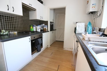 4 bed house, Cathays, Cardiff, CF244QR - Image 2