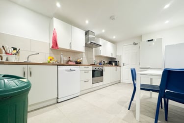 5 bed house, Adamsdown, Adamstown, Cardiff, CF240JX - Image 1