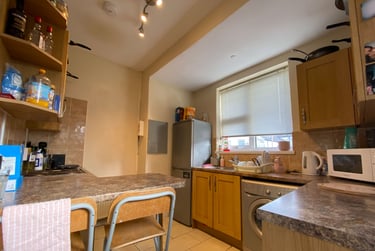 4 bed house, Cathays, Cardiff, CF244QT - Image 1