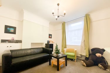4 bed house, Splott, Adamstown, Cardiff, CF241QA - Image 2