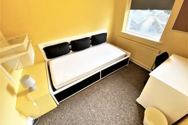 4 bed house, Bryn Syfi Terrace, Mount Pleasant, Swansea, SA16XN - Image 6