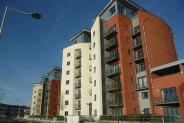 2 bed flat, South Quay, Kings Road, Swansea, SA18AL - Image 2