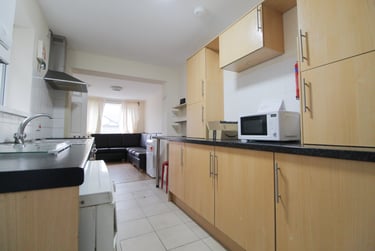 1 bed house, Treforest, Pontypridd, CF371RP - Image 2