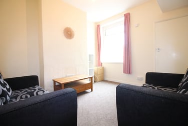 4 bed house, Cathays, Maindy, Cardiff, CF244LB - Image 2