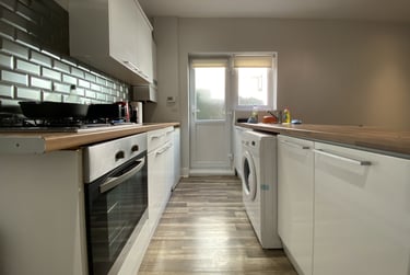 1 bed flat, Cathays, Plasnewydd, Cardiff, CF244AT - Image 3