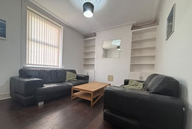 2 bed house, Cathays, Cardiff, CF244NY - Image 1